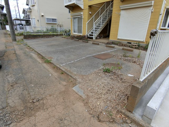 アメニティケントの駐車場