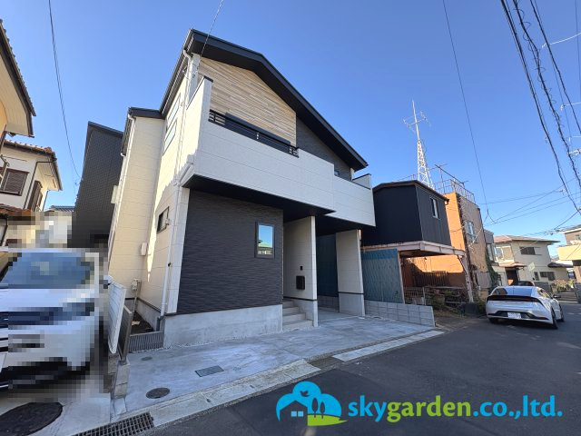 藤沢市打戻2期　新築戸建　全1棟1号棟の前面道路含む現地写真|2025年8月4日撮影（建築中）