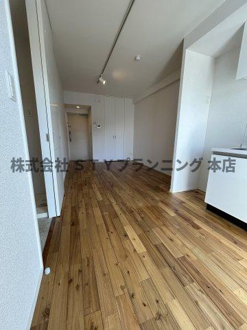 仲介手数料０円！Ｃｏｍｆｏｒｔ金山の居間・リビング