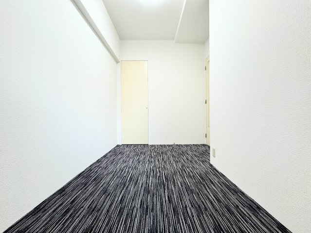 【洋室】 | 戸塚パーク・ホームズ | ◆感性を育むプライベートルームはシンプルでスマートな空間。好みの空間で読書をしたり、音楽を聞いたりと一人の時間も充実したものにできます。