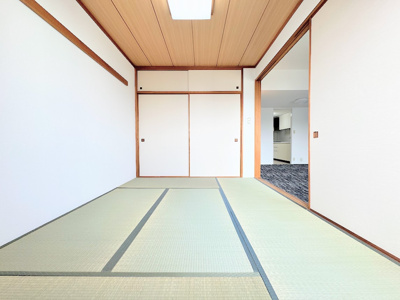 【和室】 | 戸塚パーク・ホームズ | ◆住宅ローンのご相談や周辺環境のご案内も含め、ローンに詳しい、地元に詳しいスタッフがお出迎えさせていただきます。お気軽にご相談ください。