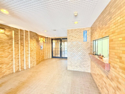 【エントランス】 | 戸塚パーク・ホームズ | ◆その邸が魅せる、気品・上質・重厚感・極細やかさ、そのすべては訪れた者に安らぎと品性を与える特別な空間です。ここに住むからこそ意味がある。すべての（始まり）をここから迎えます。