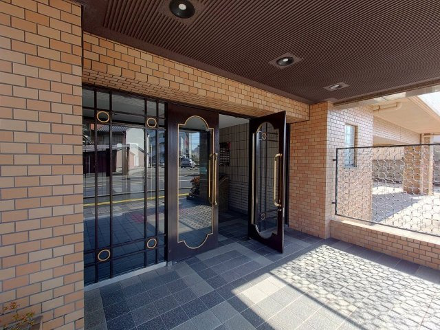 ライオンズマンション米子角盤町のエントランス