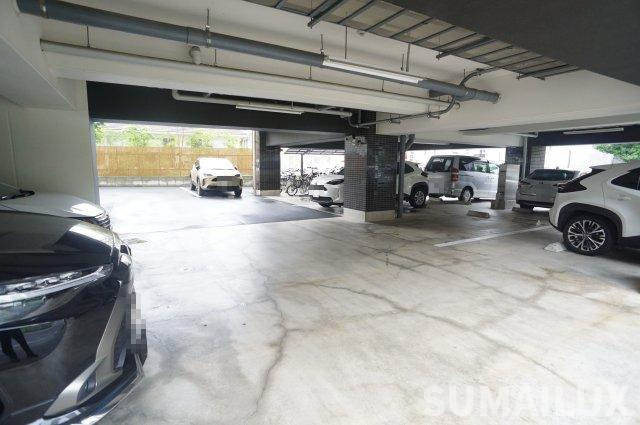 熊本市中央区新大江１丁目の賃貸マンションの駐車場