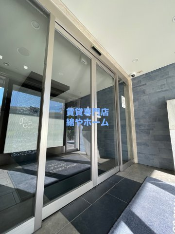 プレサンス難波フィールドのエントランス|ゆとりのあるエントランスです