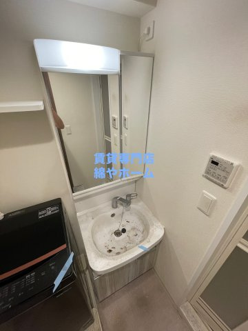 プレサンス難波フィールドの独立洗面台|使いやすい独立洗面台です