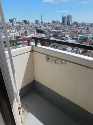 パールシティ町屋のバルコニー