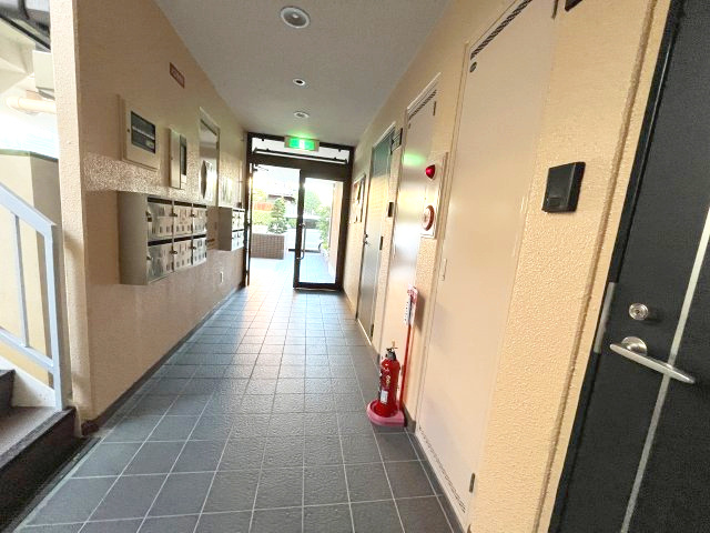サニーフラットのロビー