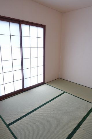 青山貸家Bの和室