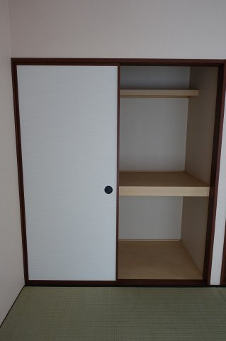 青山貸家Bの収納
