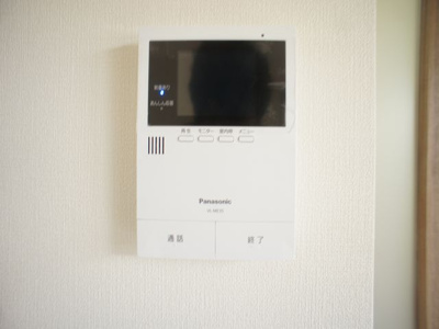 【セキュリティ】 | アズマハイツ | 訪問者の確認ができるTVドアホン付きです♪