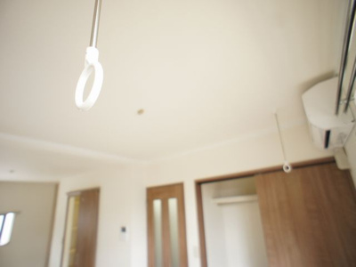 【設備】 | アズマハイツ | 室内物干しがあります。