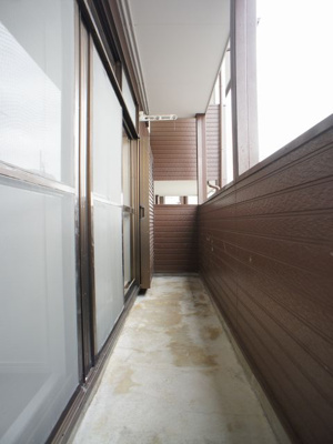 【バルコニー】 | アズマハイツ | 日当たり良好！お洗濯物がたくさん干せます♪