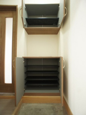 【玄関】 | アズマハイツ | たくさん収納できるシューズボックスが付いています♪