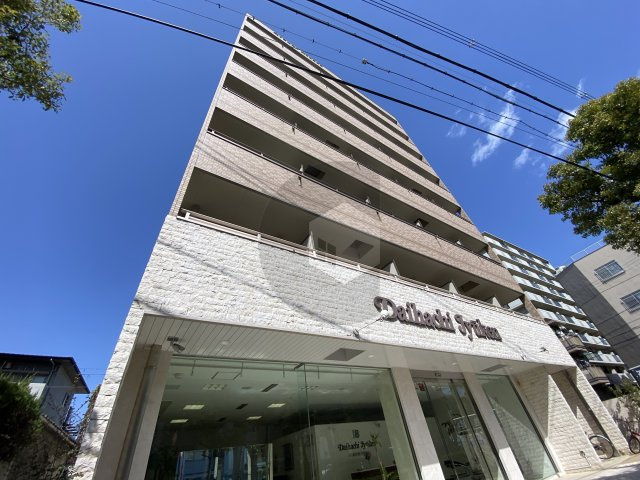 グランディ小阪の外観