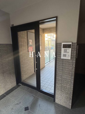 Ｍ　Ｈｉｇｈ　Ｃｒｅｓｔのエントランス