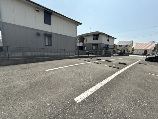 サンステージ海浜　ウエストの駐車場