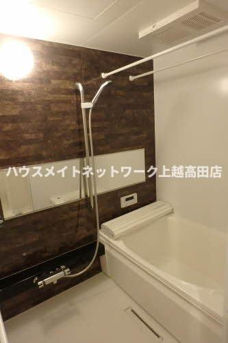 ロイヤルエステートⅡの浴室|追焚機能付