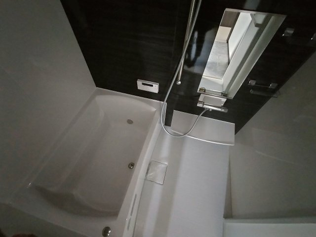 神戸市長田区房王寺町３丁目のアパートの浴室|追い焚き機能付き