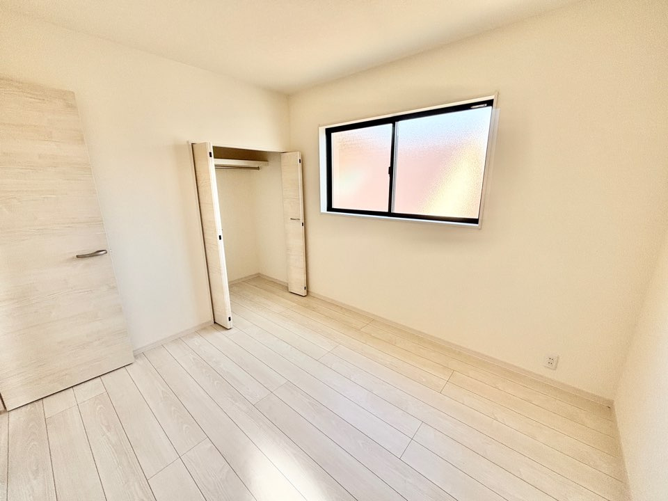 リーブルガーデン蟹江町本町九丁目　全3棟　新築住宅の洋室