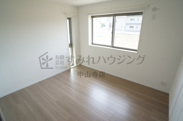 シティライツ中山寺の寝室