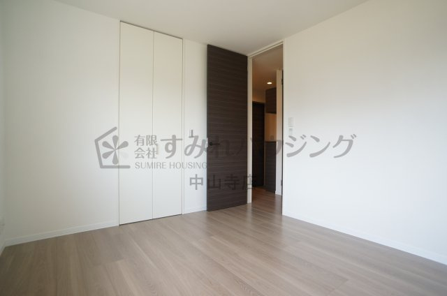 シティライツ中山寺の寝室