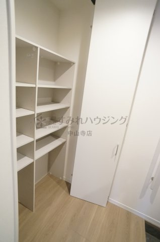 シティライツ中山寺の収納