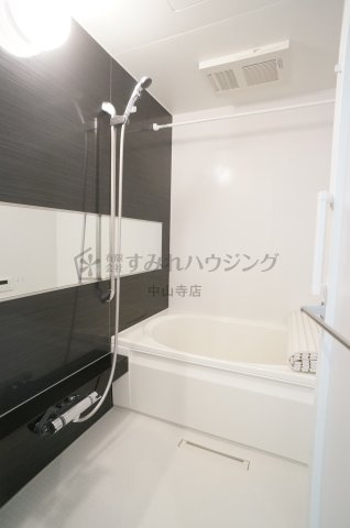 シティライツ中山寺の浴室