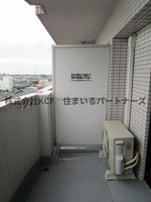 【バルコニー】 | メゾン・ド・パラージュ | 開放的で明るい空間を演出してくれるバルコニーです