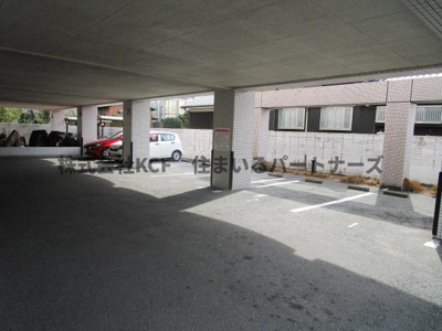 【駐車場】 | メゾン・ド・パラージュ | 駐車場です