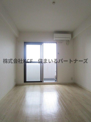 【居間・リビング】 | メゾン・ド・パラージュ | こちらのリビングで趣味の時間をお楽しみください