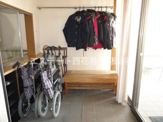 若葉町　サンガ貸事務所の玄関