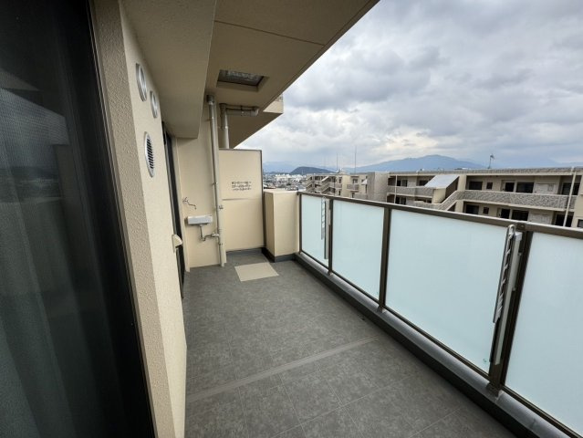 【バルコニー】 | ベルヴィ香椎六番館