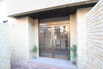 建物入口部分です♪