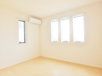各部屋にエアコンが付いてます♪