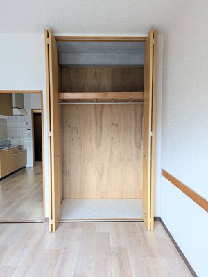 洋室8.7帖収納