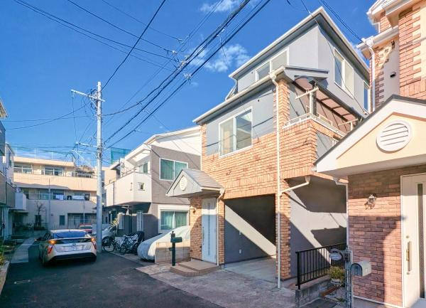 横浜市南区井土ケ谷上町の中古一戸建の前面道路含む現地写真|周辺環境も合わせてご案内させて頂きます！
お気軽にお問い合わせ下さい！