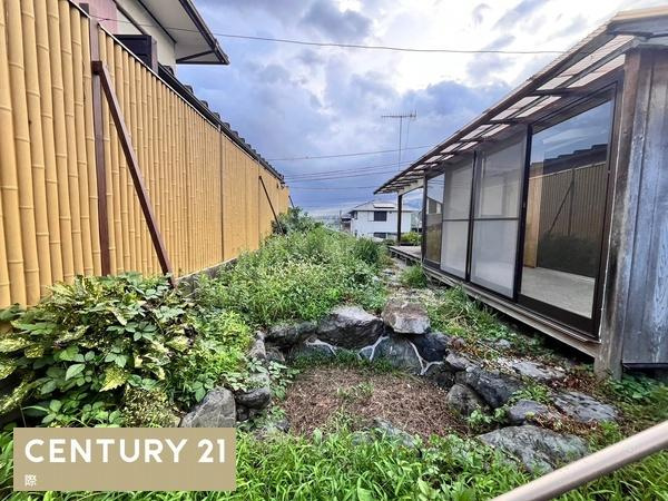 橋本市胡麻生　中古戸建の庭