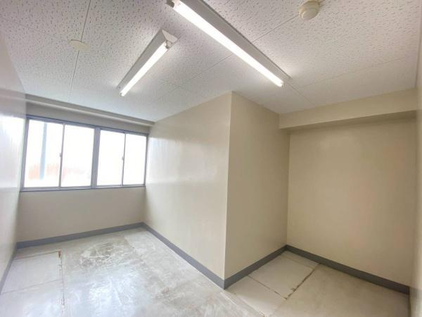 田辺市下屋敷町　ビル