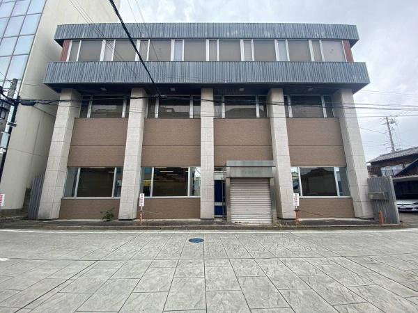 田辺市下屋敷町　ビルの外観