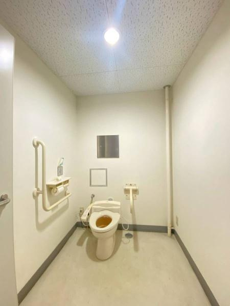 田辺市下屋敷町　ビルのトイレ