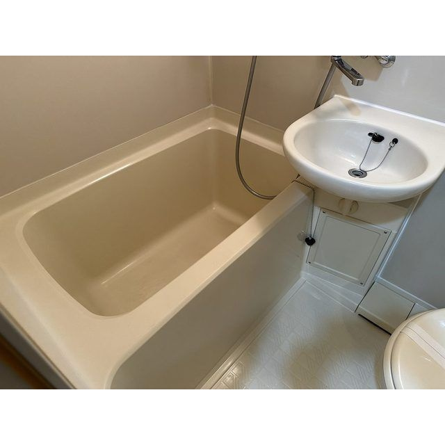 新井ビルの浴室