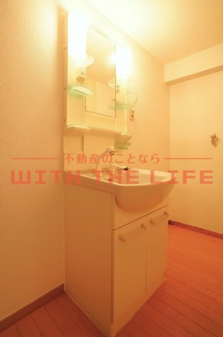 フジマンション【キャッシュバック対象物件】の独立洗面台|独立洗面台、朝の身支度には欠かせません