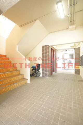 フジマンション【キャッシュバック対象物件】のロビー|ゆとりのあるロビーです