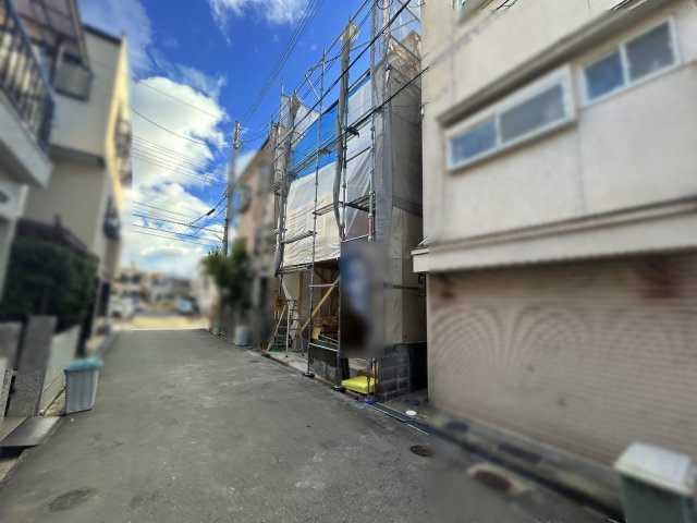 箕面市牧落３丁目　新築戸建の前面道路含む現地写真