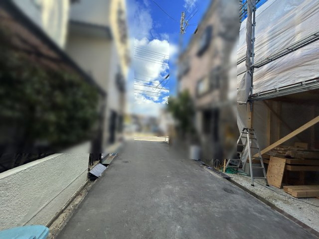 箕面市牧落３丁目　新築戸建の前面道路含む現地写真