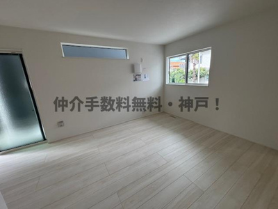 【居間・リビング】 | 明石朝霧台　新築戸建1号棟　仲介手数料無料！ | 使いやすいリビングです