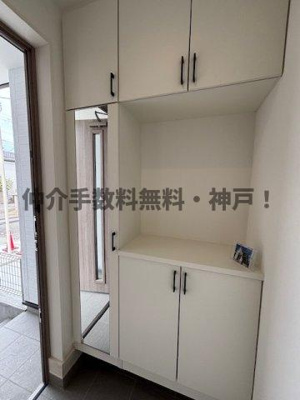 【玄関】 | 明石朝霧台　新築戸建1号棟　仲介手数料無料！ | きれいな玄関です