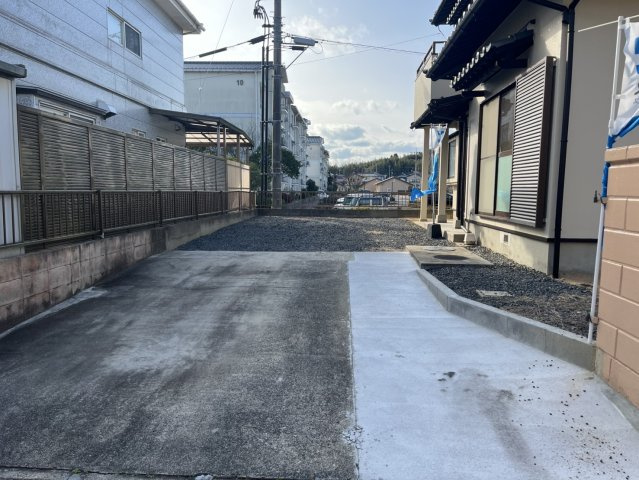 【前面道路含む現地写真】 | 駐車場の写真です。
2台以上駐車可能です。