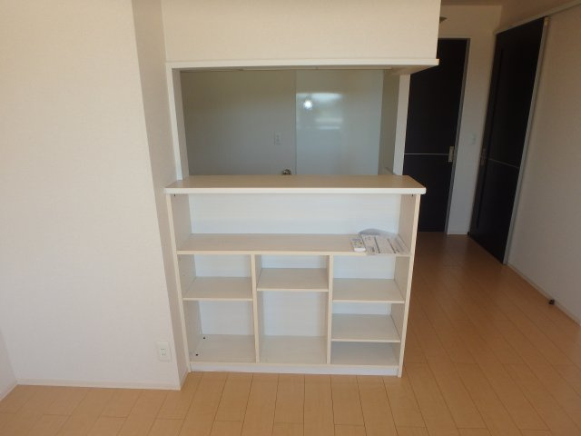 カリスの居間・リビング|カウンター収納